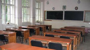 Elevii nu se mai întorc miercuri la școală: clasele se închid! Comunicatul oficial!
