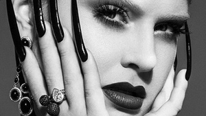 Kelly Osbourne, socata dupa transformarea pentru o sedinta foto: "Chiar arat ca un extraterestru!" Tie iti place sau nu?