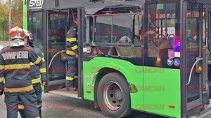 NEWS ALERT! Grav accident în Drumul Taberei! Un autobuz s-a ciocnit cu un tramvai, mai mulți pasageri au fost răniți