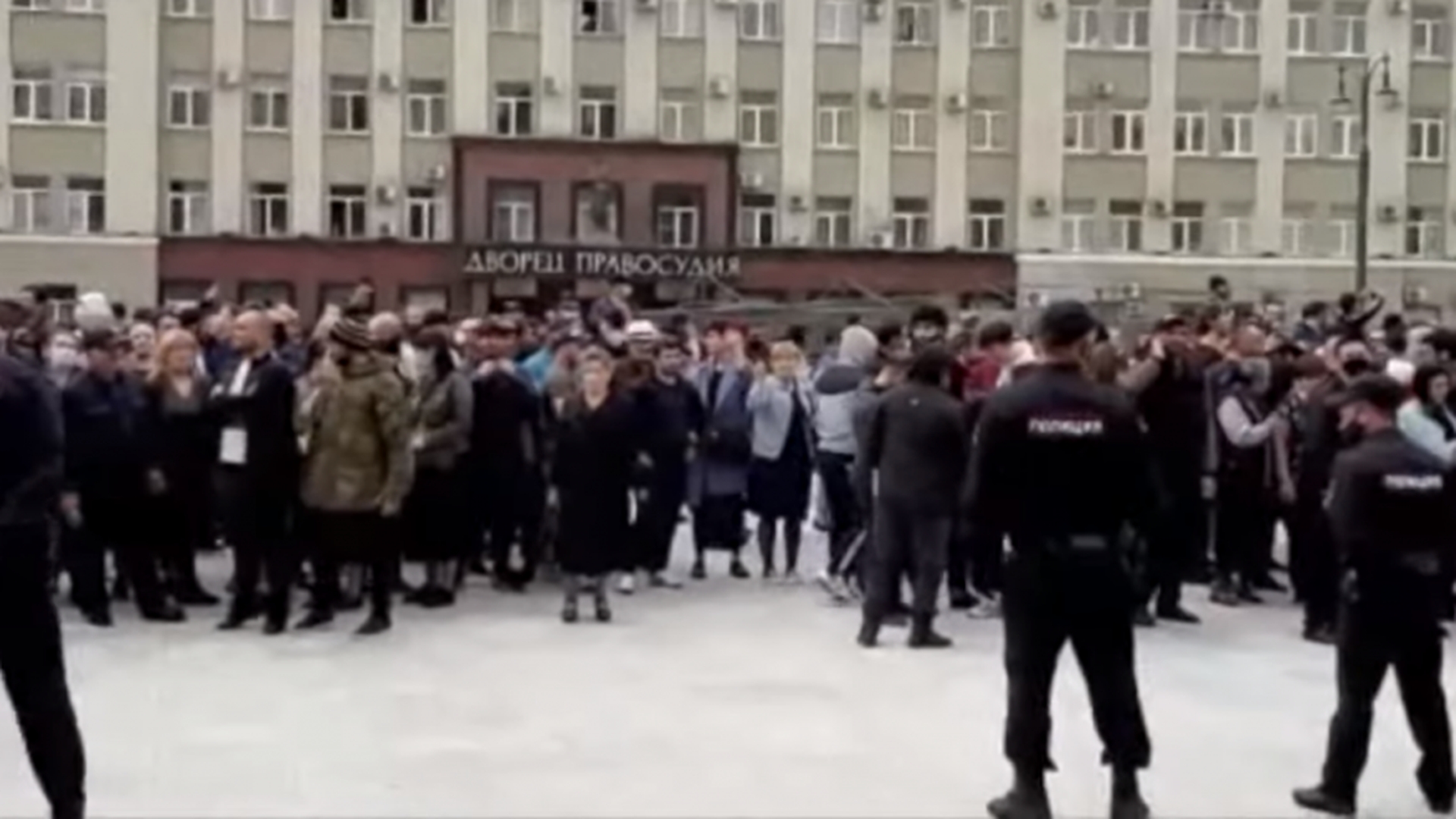 Proteste cu mii de persoane în Rusia! Cetățenii au cerut anularea măsurilor de izolare