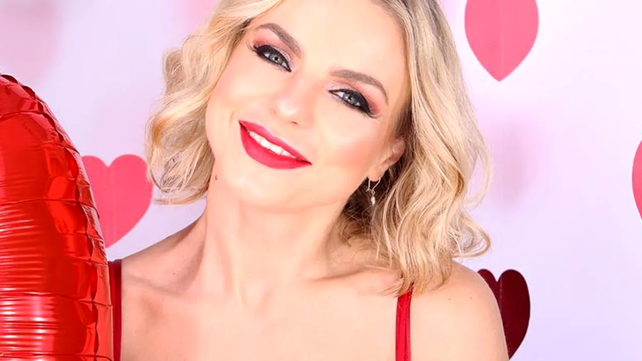 JOJO, total lipsită de inhibiţii! Iubita lui PAUL IPATE s-a fotografiat goală, iar imaginile au ajuns pe Internet