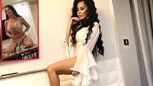 Bianca Pop, în ipostaze incendiare la studioul de înregistrări! Gesturile făcute în fața lui DeSanto ar înnebuni orice bărbat cu inima sensibilă | FOTO