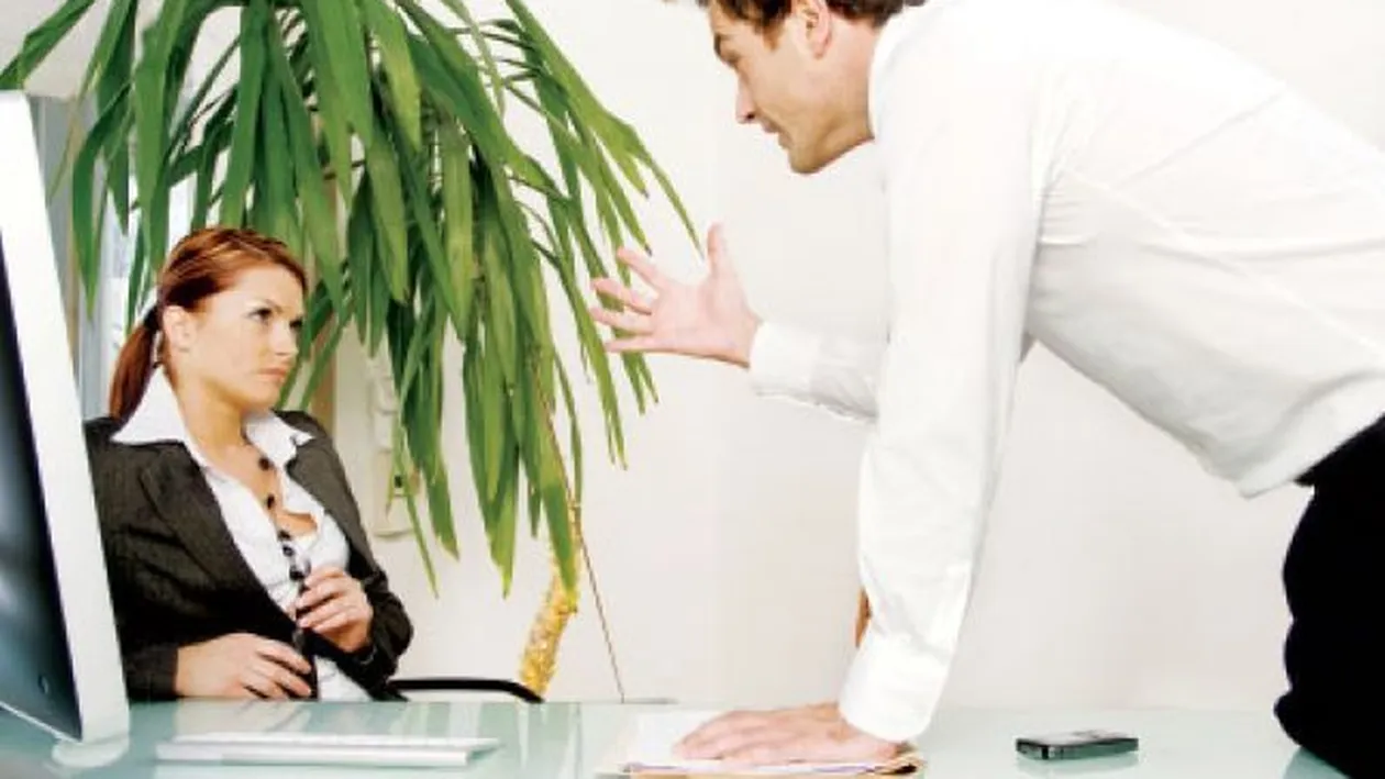 A refuzat să se mai culce cu şeful ei şi a fost ameninţată. O tânără din Timişoara, terorizată. “Ţi se vor tăia tendoanele!”