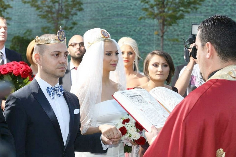 Lora, bătută şi umilită de fostul soţ! Artista a povestit cu ochii în lacrimi cum o agresa Dan Badea