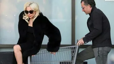 Lady Gaga s-a logodit cu managerul ei, care e mai mare cu 17 ani. Christian Carino i-a oferit un inel de 400.000 de dolari