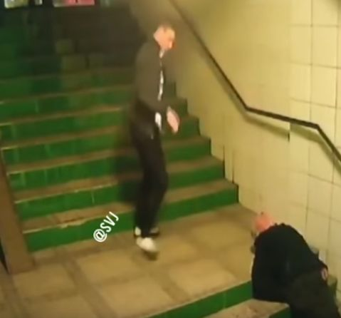 Ei sunt tinerii care au bătut cu bestialitate un bătrân din Brașov! Au fost arestați pentru 30 de zile