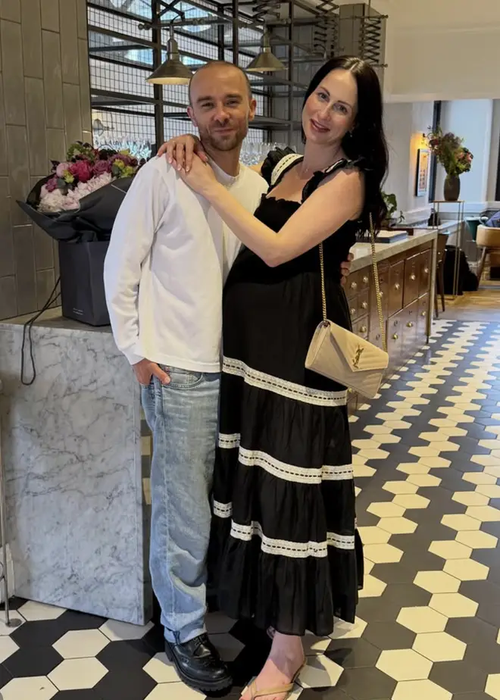Soția actorului Jack P. Shepherd, Hanni, a născut o fetiță. Sursa foto: Instagram