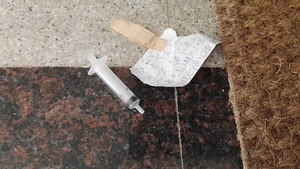 A abandonat acest pui de pisica si a lasat un biletel! Ce a scris un bucurestean in el: "Va rog sa-i..."