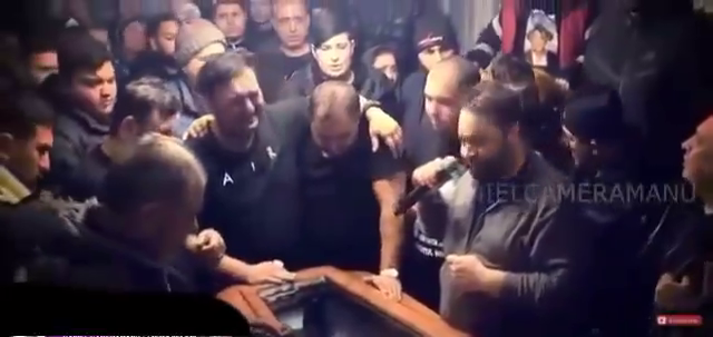 Melodiile pe care Florin Salam le-a interpretat la priveghiul lui Cristofor Duduianu i-au făcut pe cei prezenți să urle de durere