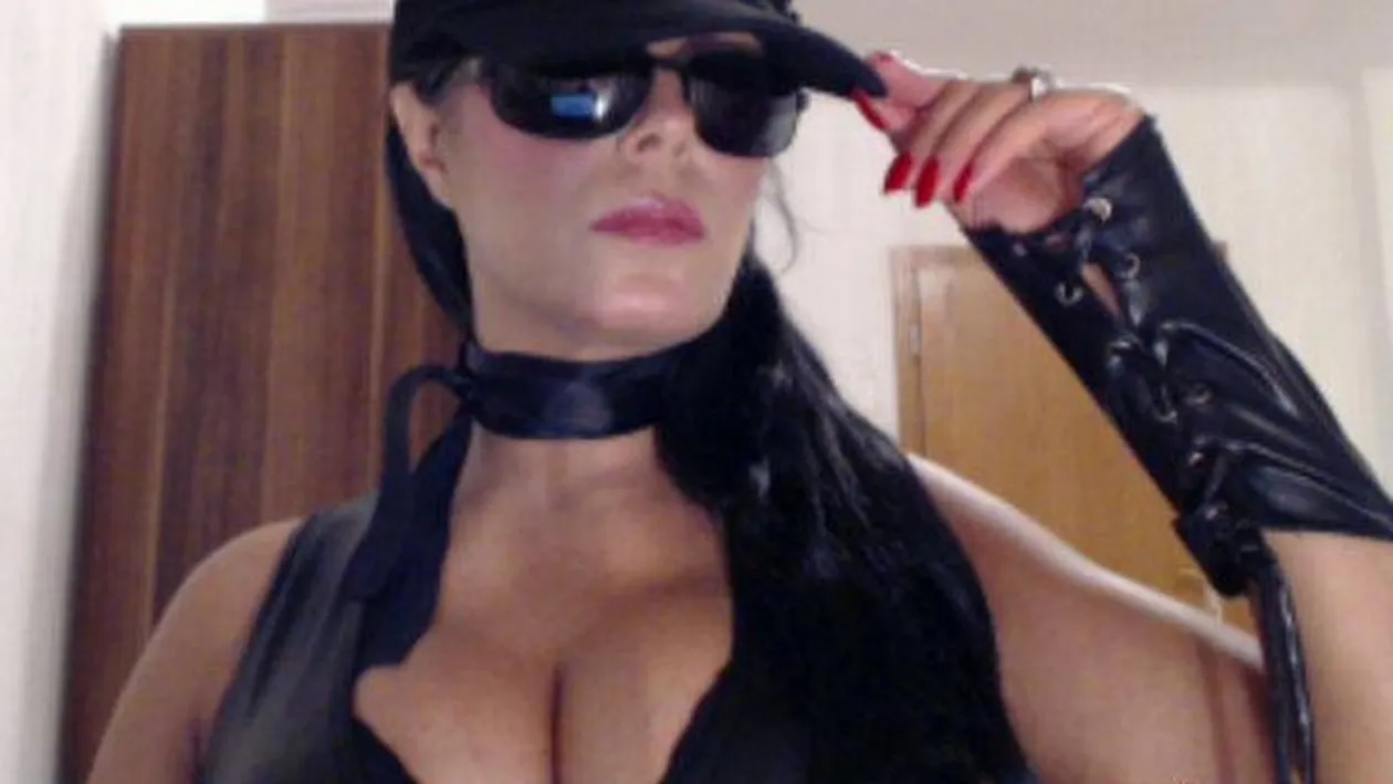 Mariana Moculescu lanseaza acuzatii grave la adresa fiicei sale. Nidia a ajuns o epava de la droguri, vin in Romania si le dau fo