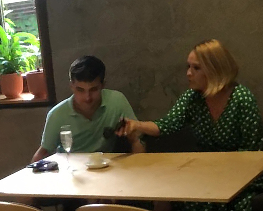 Andreea Esca și Eugen Lumezianu au ieșit la restaurant împreună
