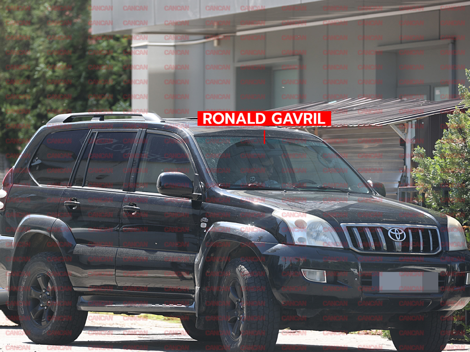 Ronald Gavril își face apariția (Foto: CANCAN.RO)