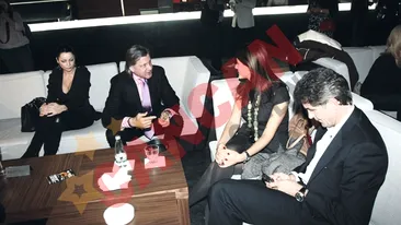 Ilie Nastase se simte bine in compania sotilor Popescu