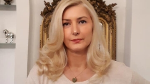 EXCLUSIV. Curg denunțurile la adresa Mihaelei Nunweiller. “S-a bătut în fața blocului cu sora ei, care are dungă roșie în buletin!” De unde a pornit scandalul