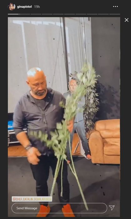Gina Pistol și Smiley, fotografiați în ipostare tandre! Prezentatoarea de la Antena 1 l-a pipăit într-o zonă intimă pe artist în timp ce erau la o petrecere