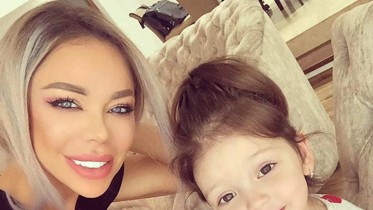 Fiica Biancăi Drăgușanu, vedetă pe Internet! Cum a fotografiat-o blondina pe Sofia