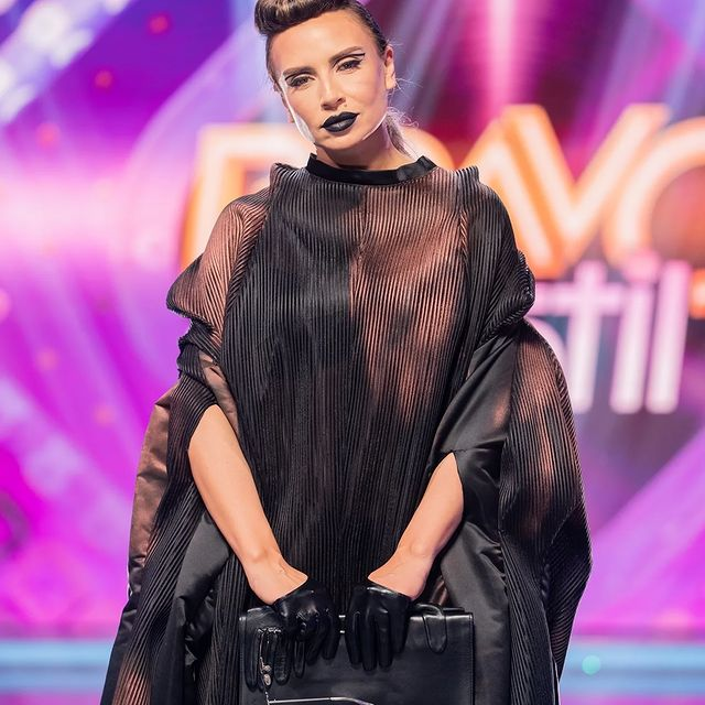 Adina Halas: "Înainte să se deschidă porțile, au început să îmi tremure mâinile!" / Sursa Foto: Instagram.com