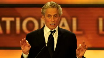 Michael Douglas nu mai este barbatul viril de alta data! I-a scazut pofta de sex!