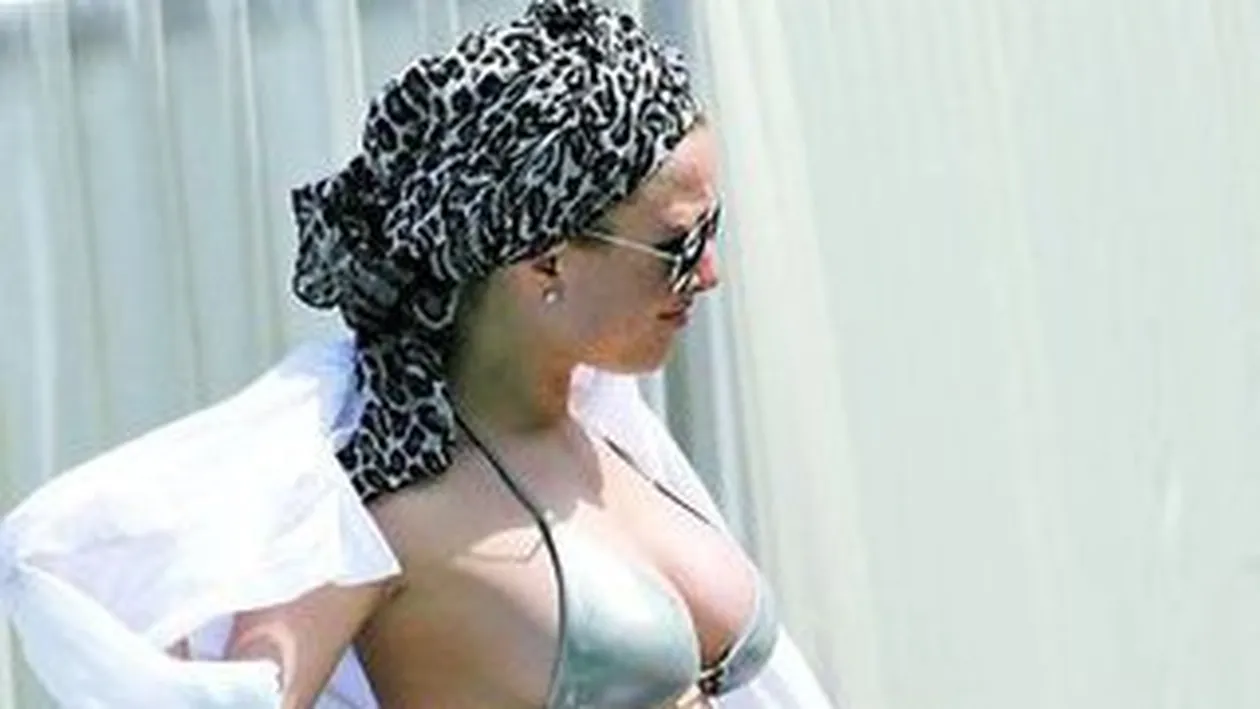 Elena Gheorghe are o sarcina usoara: Poftesc morcovi, mere verzi, nectarine, nu prea consum carne