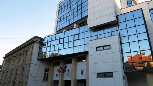 O grefieră de 48 de ani de la Tribunalul Bacău, mama unui copil de 14 ani, a murit după ce s-a infectat cu coronavirus
