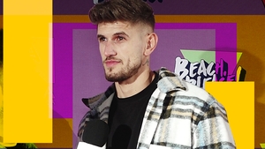 CANCAN.RO l-a prins în fapt alături de fiica Anamariei Prodan, iar mama lui Alex Delea a luat foc: ”Ce-ai făcut, mă?!” + Rolul lui Velea și copilăria cu Garcea