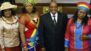 A doua sotie a presedintelui sud-african, insarcinata cu un bodyguard!