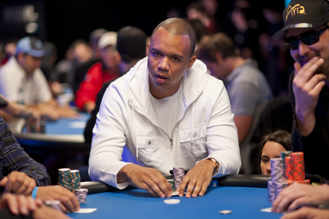 Povestea incredibilă a celui mai mare jucător de poker din lume. Până să cunoască succesul a dormit sub poduri