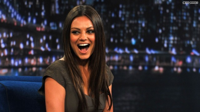 Celebra Mila Kunis a fost întrebată în direct ce face soţul ei pentru a o scoate din minţi şi a dat un răspuns genial şi neaşteptat: „Este un…”