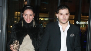 Când dragostea se purta ca un costum de scenă. Adelina Pestrițu și Liviu Vîrciu, între cătușe, sclipici și un divorț mai zgomotos decât o nuntă lăutărească