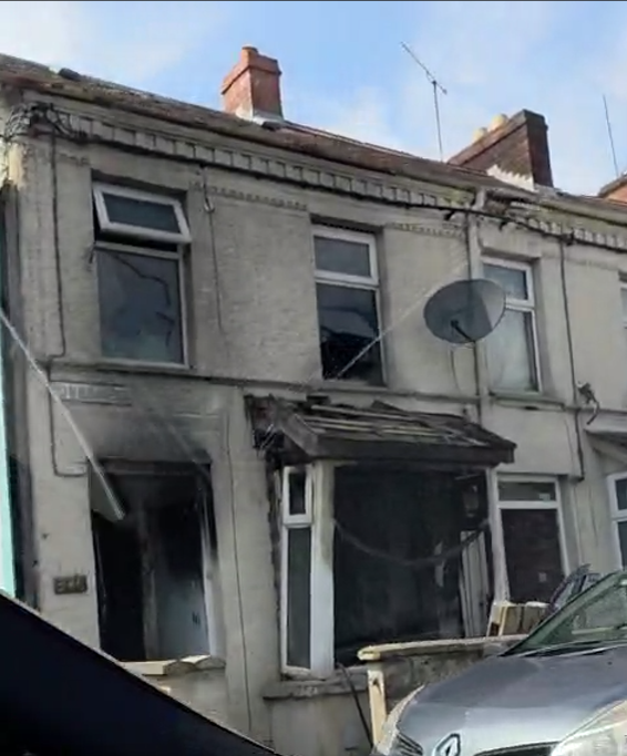 Mai multe case în care locuiau migranți au fost incendiate