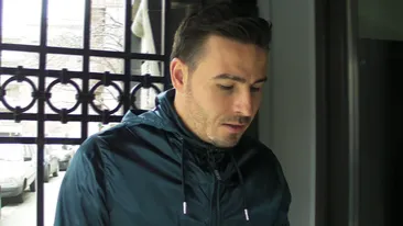 Cum a ajuns barbatia lui Cristea sa devina mit urban dintr-o pagina Cancan! O palma si doua degete, cel mai disputat subiect