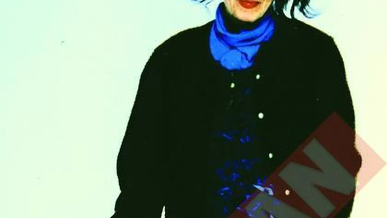 Adriana Iliescu strange bani la ciorap