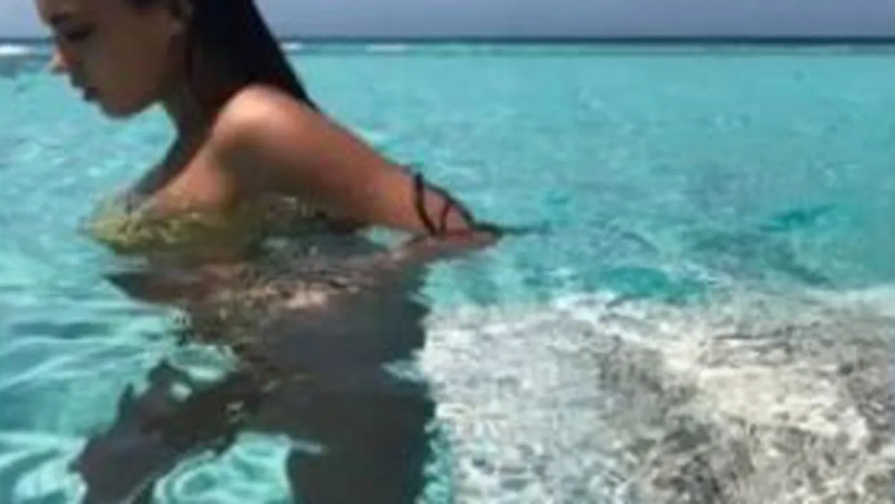 Poza momentului în showbiz-ul românesc! Andra, fotografiată goală complet