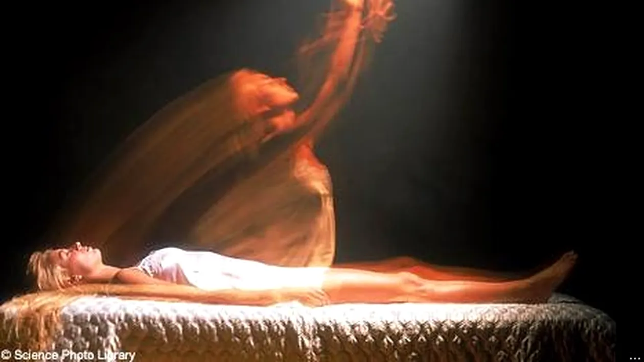 VIDEO | Primele imagini cu sufletul care părăseşte trupul omului după moarte. Un savant rus a filmat totul