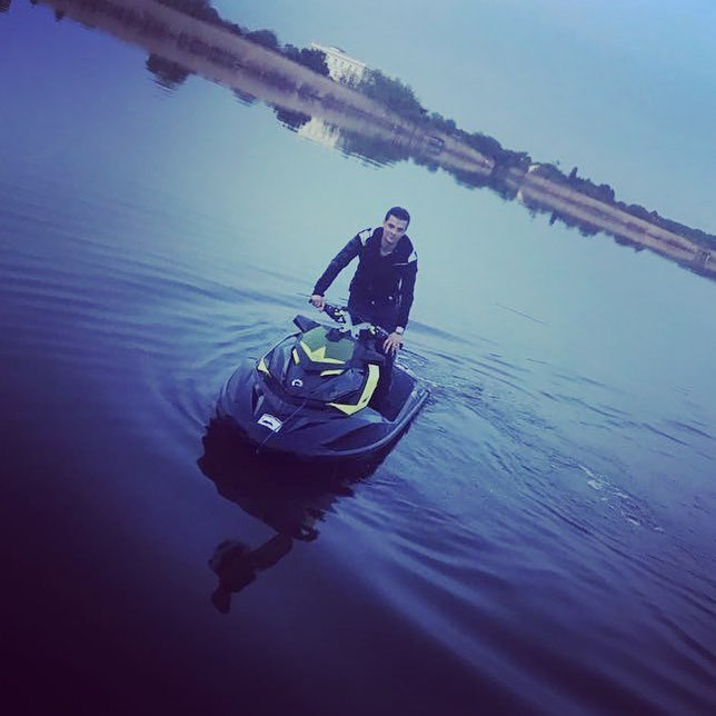 Gino Iorgulescu este îndrăgostit lulea de Simona Iacob.