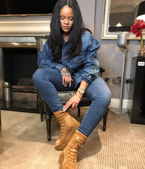 Rihanna s-a îngrăsat enorm. Cum arată acum