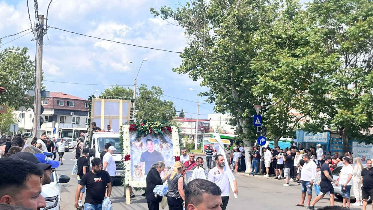 Ciprian Pian, condus pe ultimul drum! Imaginile durerii în 100 de fotografii
