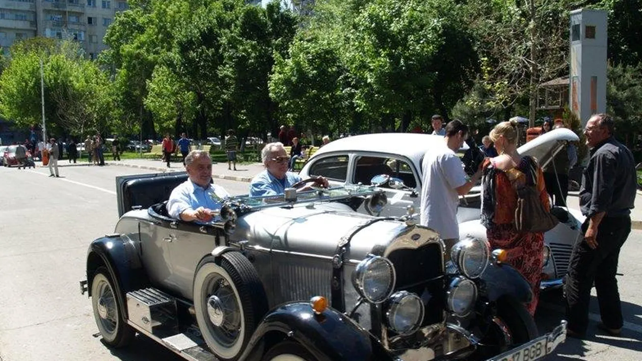 In aceste weekend are loc parada autovehiculelor de epoca! Te asteapta bijuterii de zeci d emii de euro!
