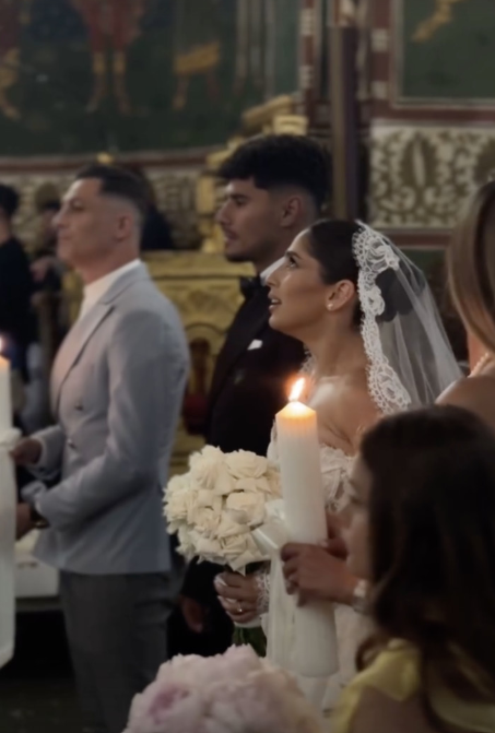 Cum a apărut soția lui Mirel Rădoi la nunta lui Florinel Coman cu Ioana Timofeciuc. O vezi rar, dar prezența ei e de milioane!