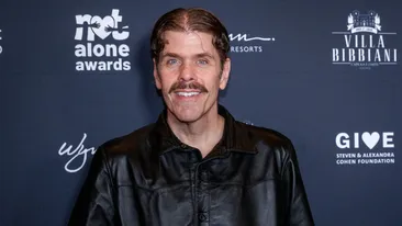 Perez Hilton a fost spitalizat de urgență. Bloggerul și-a provocat răni singur în timpul unui live pe TikTok