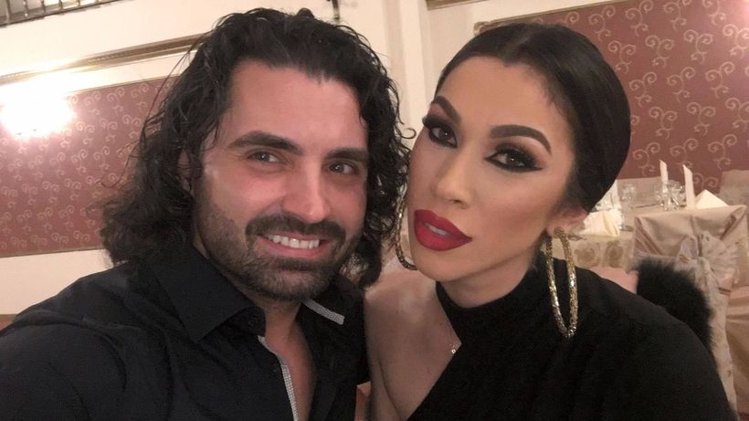 Soţia lui Pepe, cu ochelari şi cearcăne cât pumnul! Ce le-a dezvăluit prietenilor în public