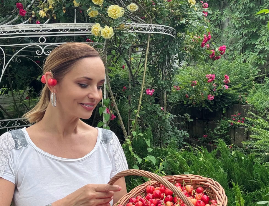 Cum arată grădina pe care Andreea Marin și-a construit-o cu mare grijă: ”M-a învățat răbdarea”