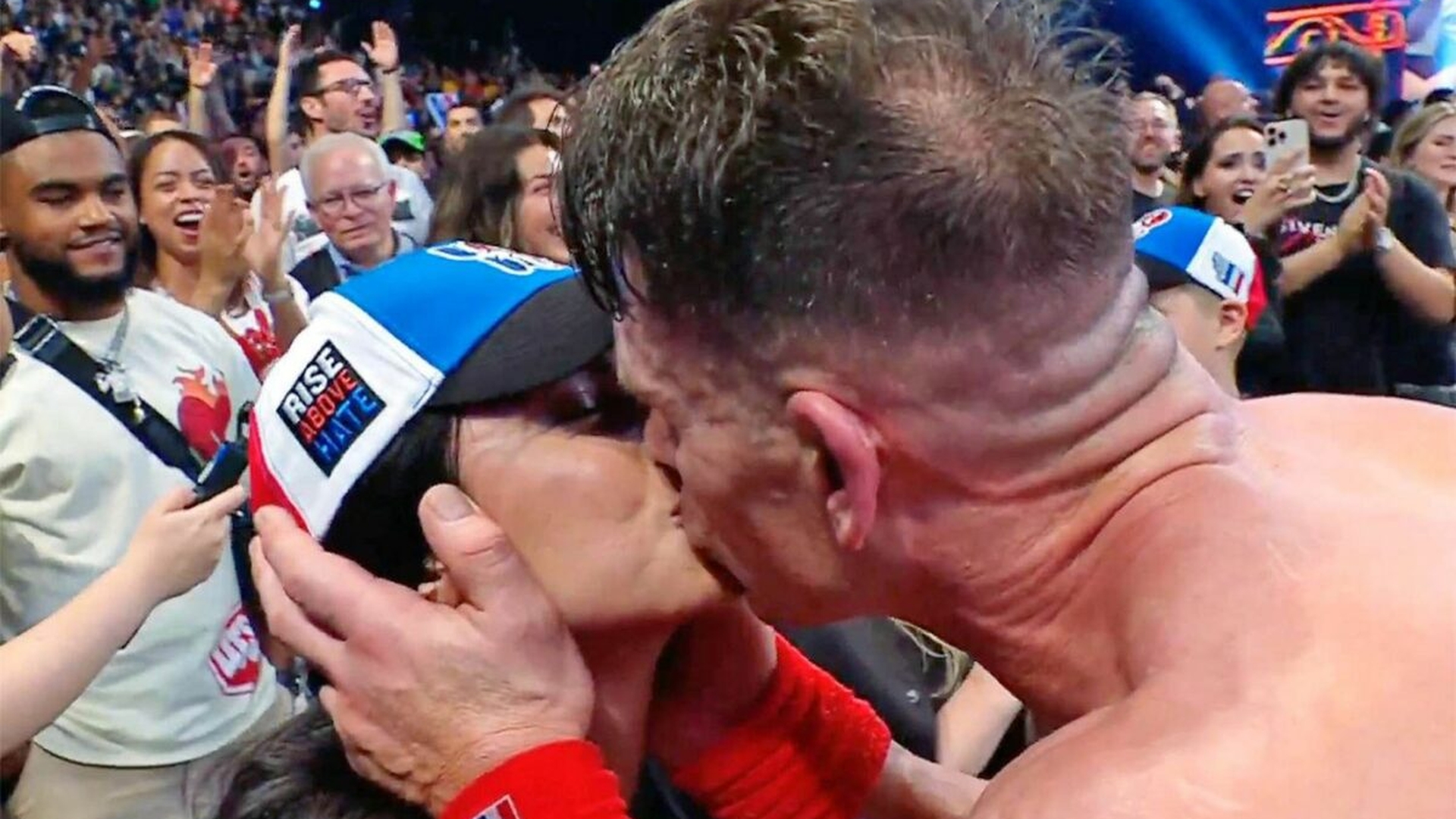 John Cena, ”agățat” de soția de origine iraniană. Cum l-a scos Shay în oraș, când el nu îndrăznea să o facă