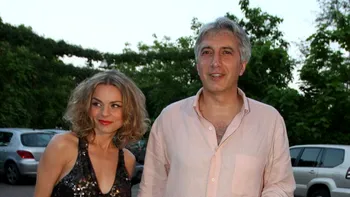 Jojo & „Țeavă” – când Bucureștiul a zis „pe bune?”: iubirea cu paiete, playboy-ul pleșuv și o poveste mai lungă decât DN1 vineri seara