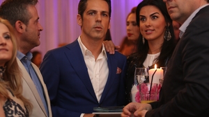 Uda si fierbinte in camasa lui Banica! Cum poate sa arate iubita solistului imbracata doar in lenjerie intima, iesind din mare