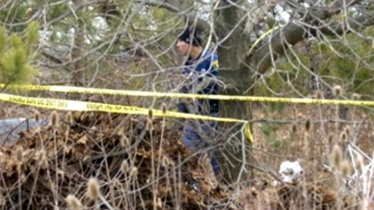 Ce se întâmplă cu băiatul de 15 ani din Bacău găsit dezbrăcat în pădure
