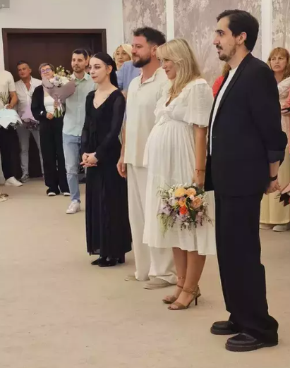 Fiul Monei Niculici s-a căsătorit chiar de ziua lui de naștere. Primele imagini de la cununia civilă
