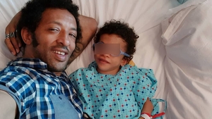 Leon, fiul lui Kamara, se pregătește de a patra intervenție. Anunțul făcut de artist: "Progresele sunt din ce în ce mai evidente"