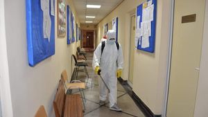 54 de cazuri de COVID-19 în azilul din Răcari. Primarul a anunțat că este posibilă carantinarea unor localități