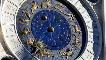 Horoscop Vărsător 2026. Află ce ți-au prezis astrele pe casa iubirii, a carierei și mai ales a banilor pentru tot anul următor